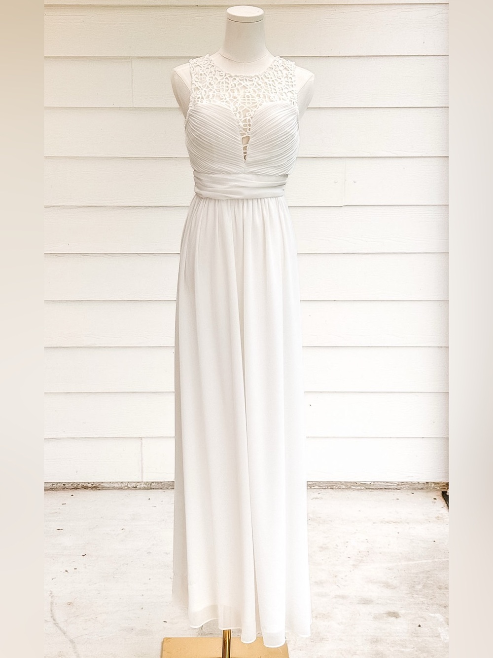 WHITE LACE MAXI DRESS FORMAL BRIDAL SHOWER GRADUATION ENGAGEMENT PHOTOS